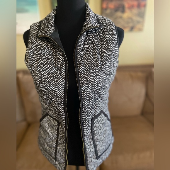 SJS | Jackets & Coats | San Joy Sj Ladies Black And White Vest Sz S ...